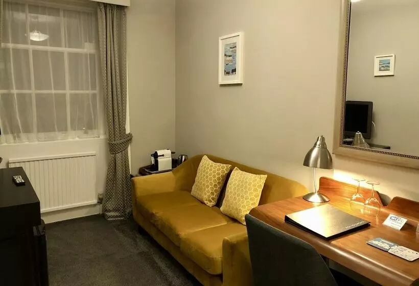 Отель Westwood House