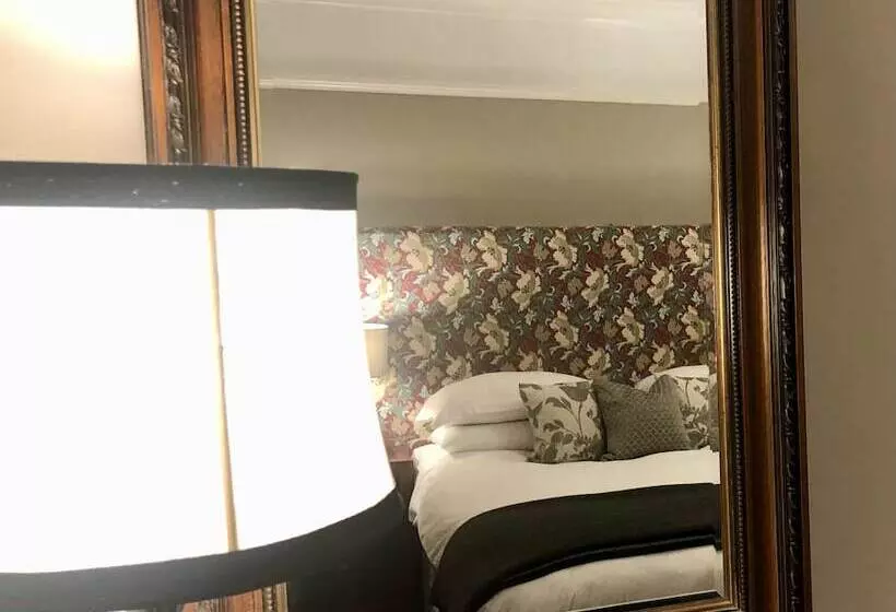 Отель Westwood House