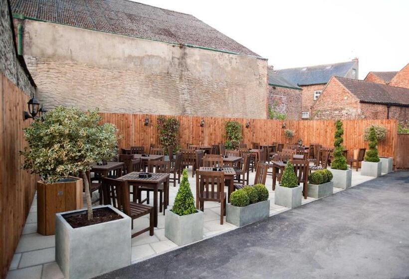 The Unicorn Hotel Wetherspoon