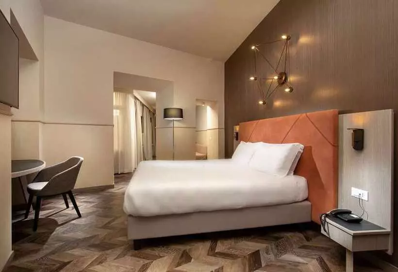 Cosmopolita Hotel Rome, Tapestry Collection By Hilton