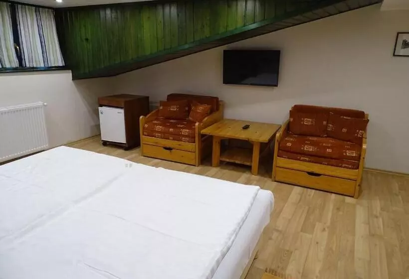 酒店 Alabárdos Panzió és Apartmanház