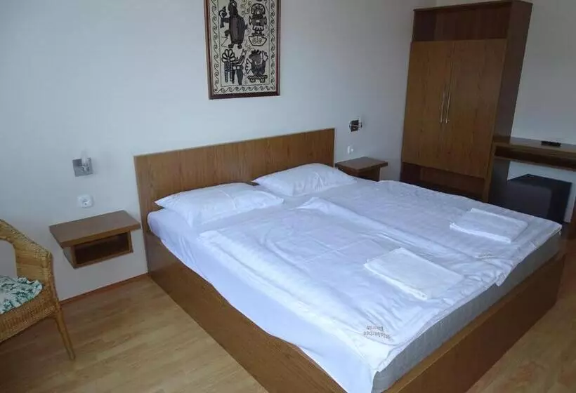 酒店 Alabárdos Panzió és Apartmanház