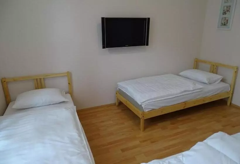 酒店 Alabárdos Panzió és Apartmanház
