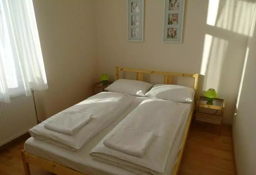 酒店 Alabárdos Panzió és Apartmanház