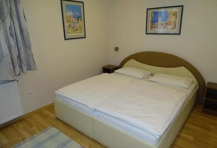 酒店 Alabárdos Panzió és Apartmanház