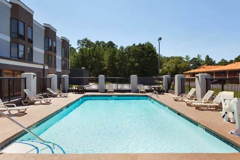 هتل Country Inn & Suites By Radisson, Florence, Sc