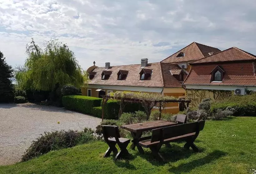 ホテル Gombás Kúria Mansion Boutique B&b