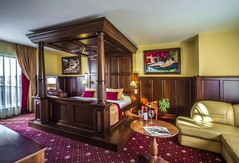 ホテル Kapitany Wellness