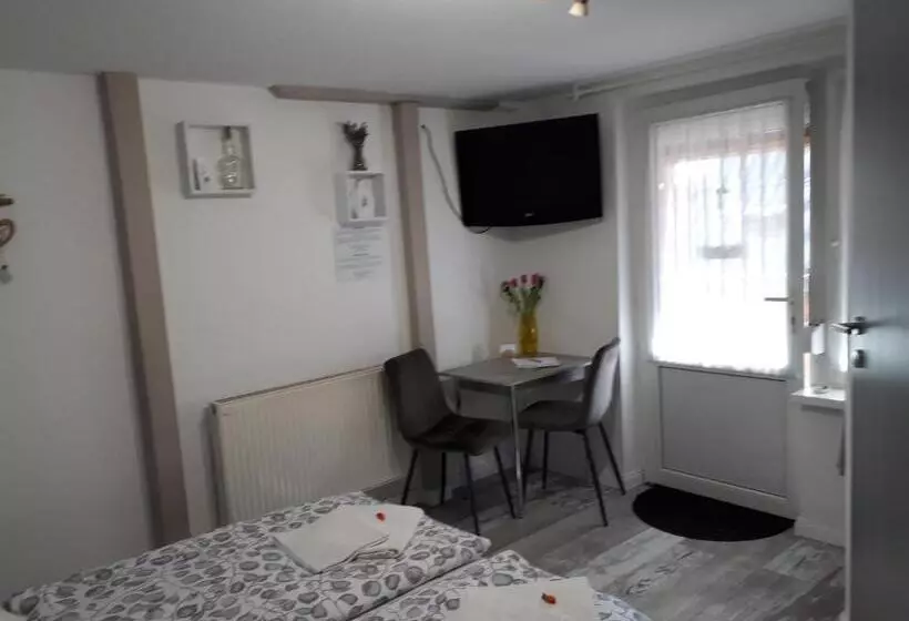 هتل Mini Vendégház Budaörs