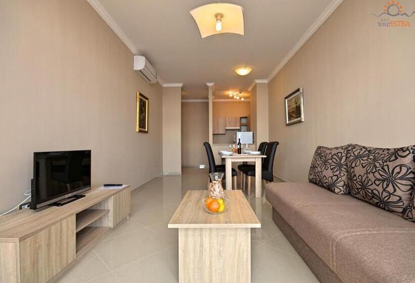 ホテル Rotonda Inn Novigrad