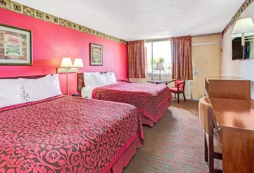 בית מלון כפרי Days Inn By Wyndham York Alabama