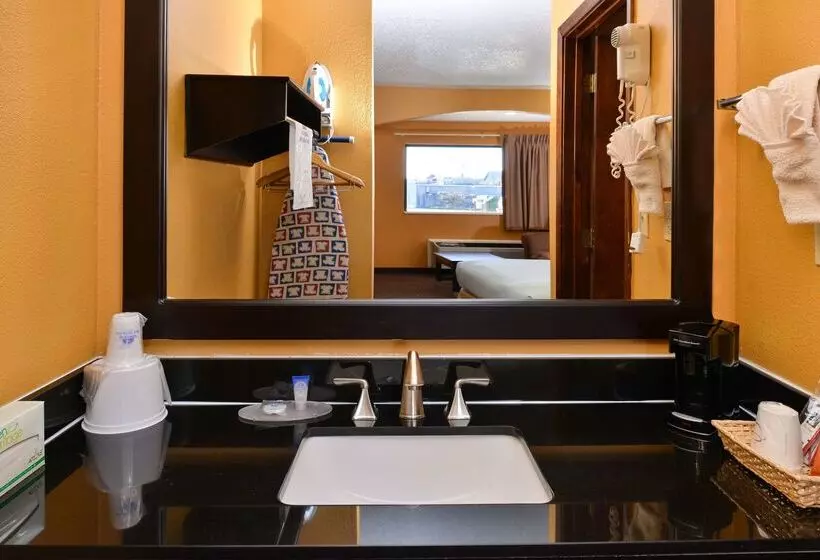 בית מלון כפרי Days Inn & Suites By Wyndham Byram