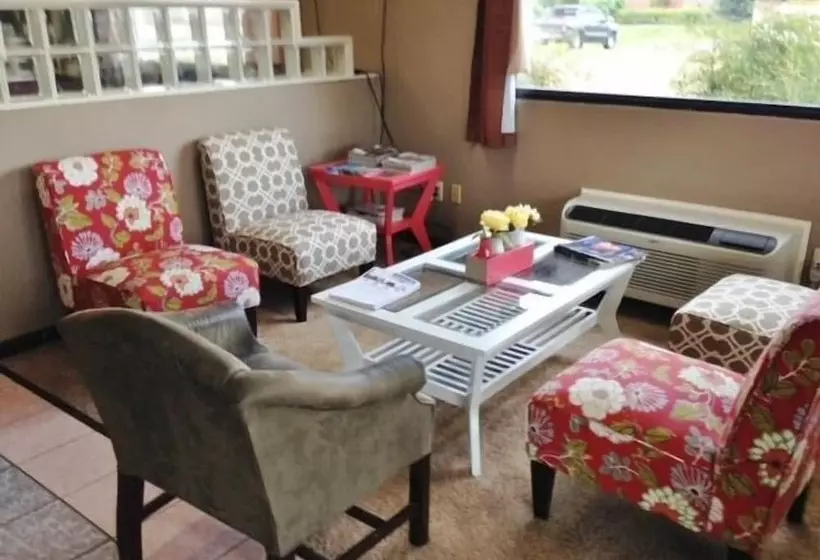 בית מלון כפרי Days Inn & Suites By Wyndham Byram