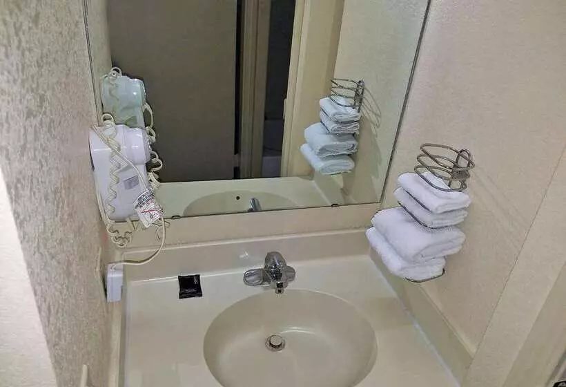 ホテル Americas Best Value Inn Evansville East