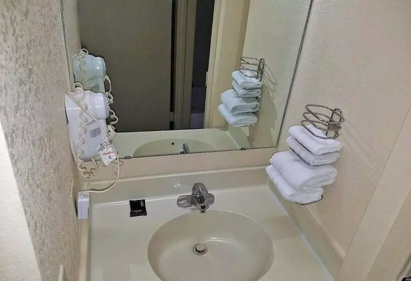 ホテル Americas Best Value Inn Evansville East