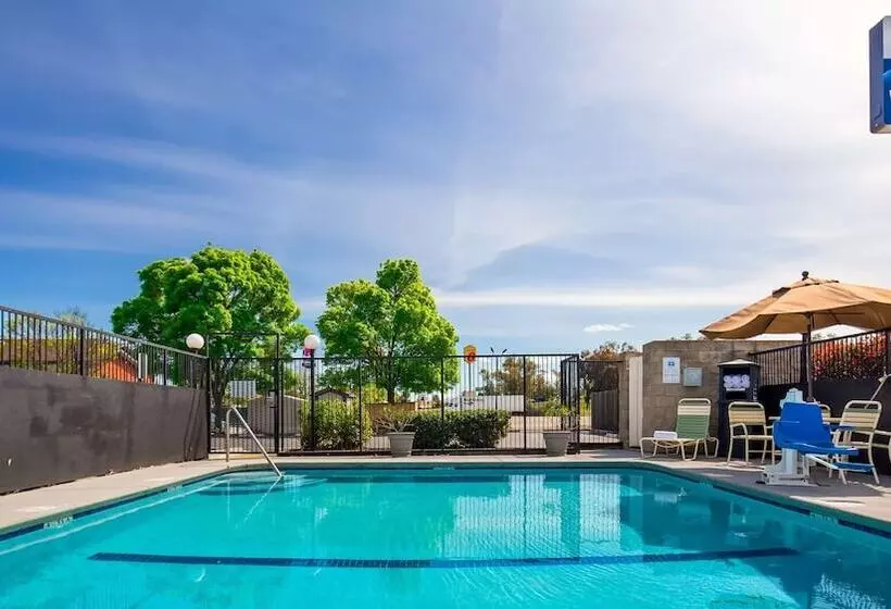 Отель Best Western Willows Inn