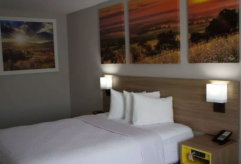 ホテル Days Inn By Wyndham Colby