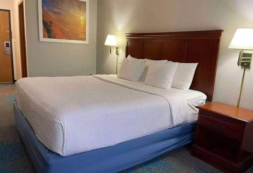 ホテル Days Inn By Wyndham Colby