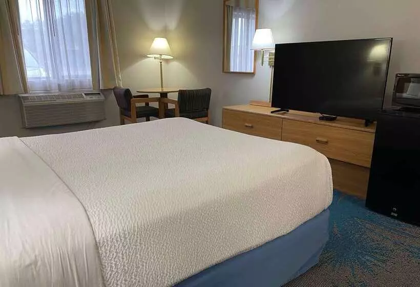 Отель Days Inn By Wyndham Colby