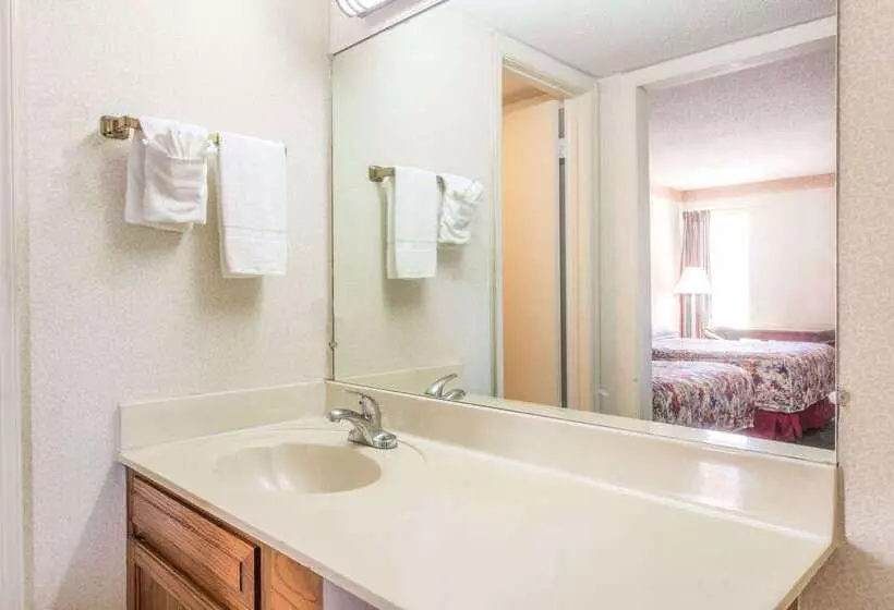 בית מלון כפרי Days Inn By Wyndham Cornelia