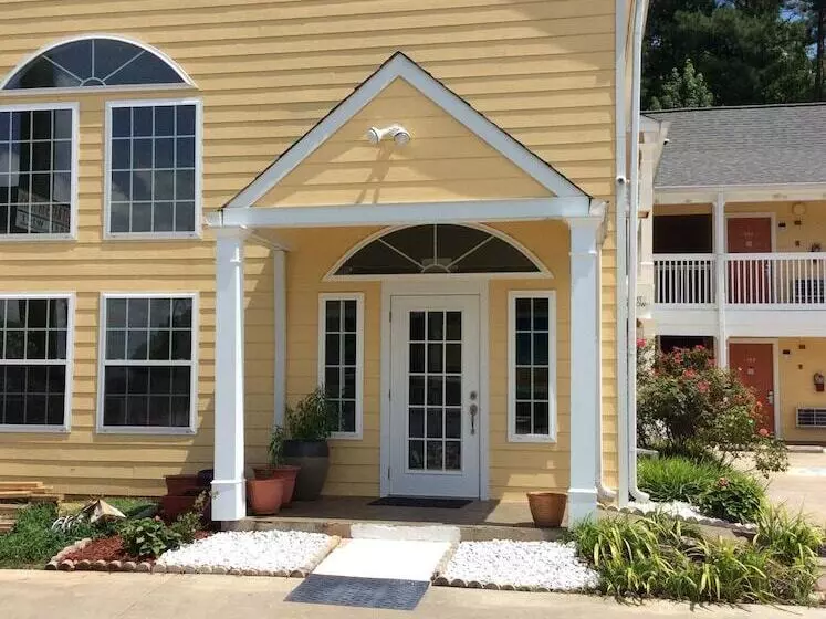 בית מלון כפרי Days Inn By Wyndham Cornelia