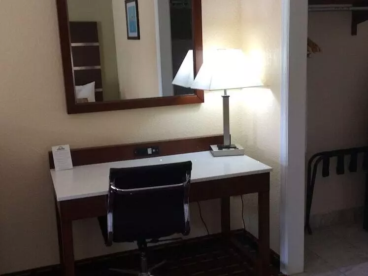 בית מלון כפרי Days Inn By Wyndham Cornelia