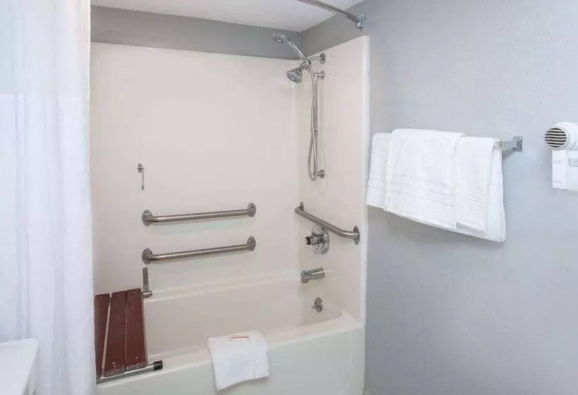 Отель Days Inn By Wyndham Farmer City