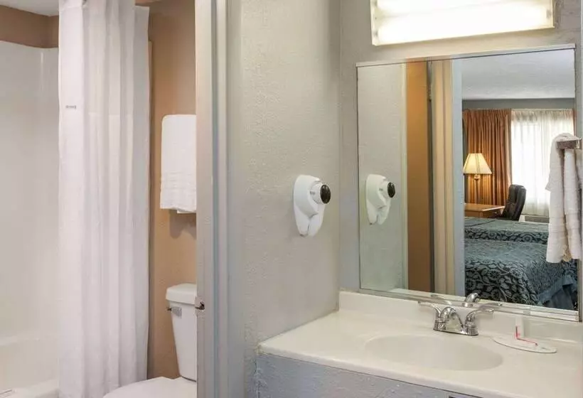 Отель Days Inn By Wyndham Farmer City