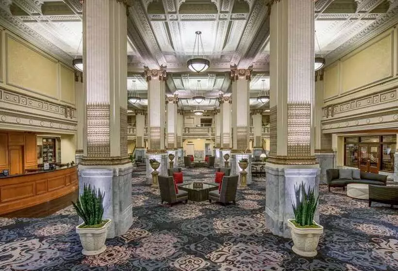 Отель Embassy Suites By Hilton Portland Downtown