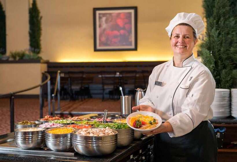 فندق Embassy Suites By Hilton Portland Downtown