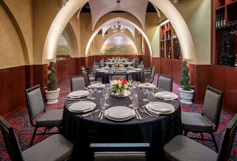 فندق Embassy Suites By Hilton Portland Downtown