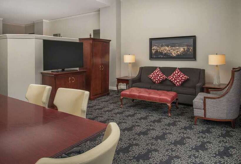 فندق Embassy Suites By Hilton Portland Downtown