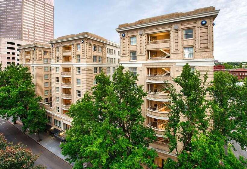 فندق Embassy Suites By Hilton Portland Downtown