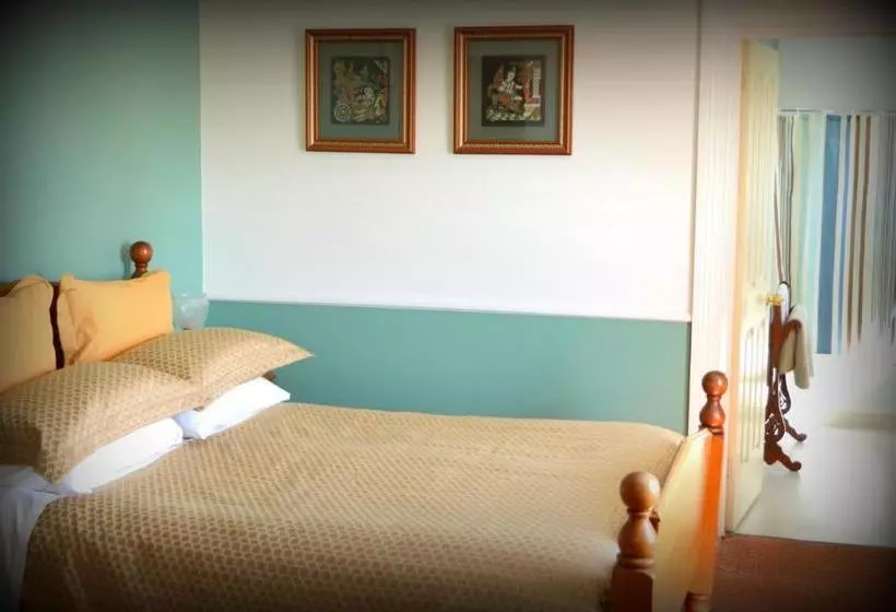 Отель Meredith House