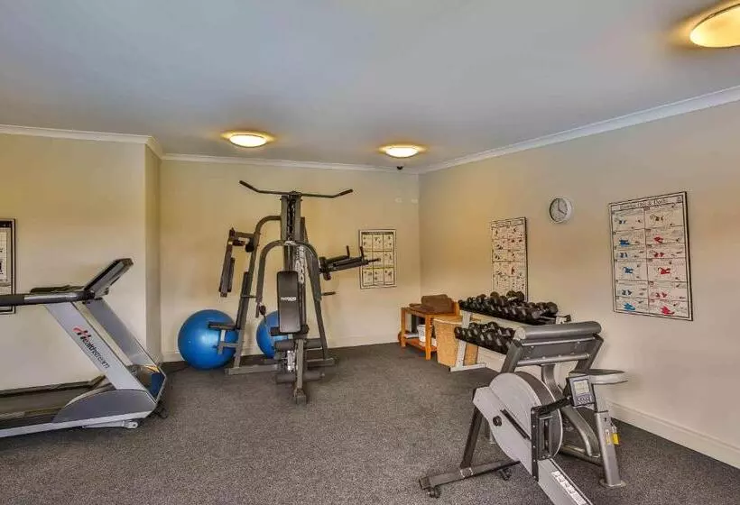 Отель Moonlight Bay Suites