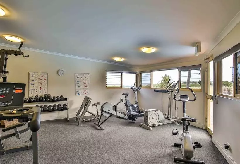 Отель Moonlight Bay Suites