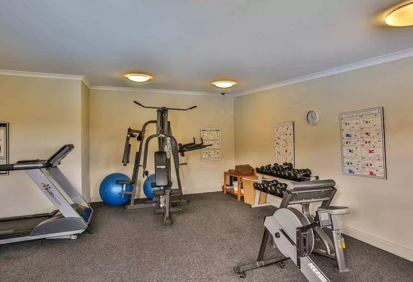 Отель Moonlight Bay Suites