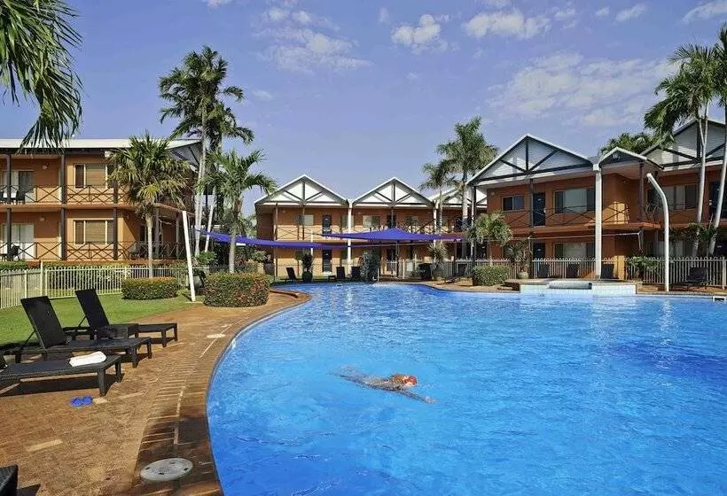 Отель Moonlight Bay Suites