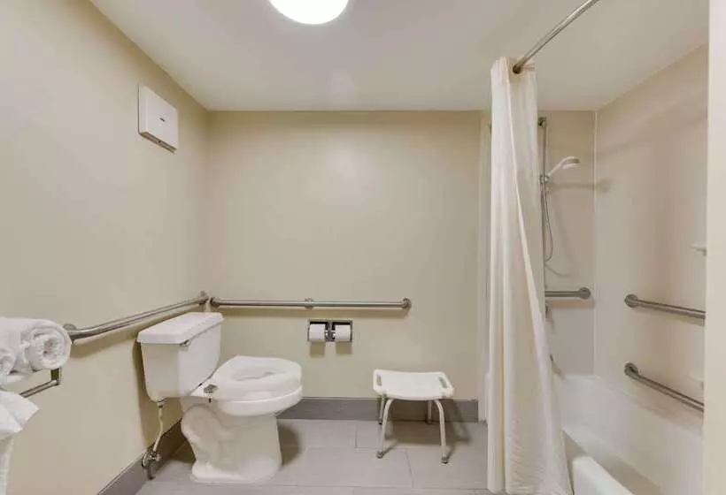 فندق Quality Inn Airport Southeast