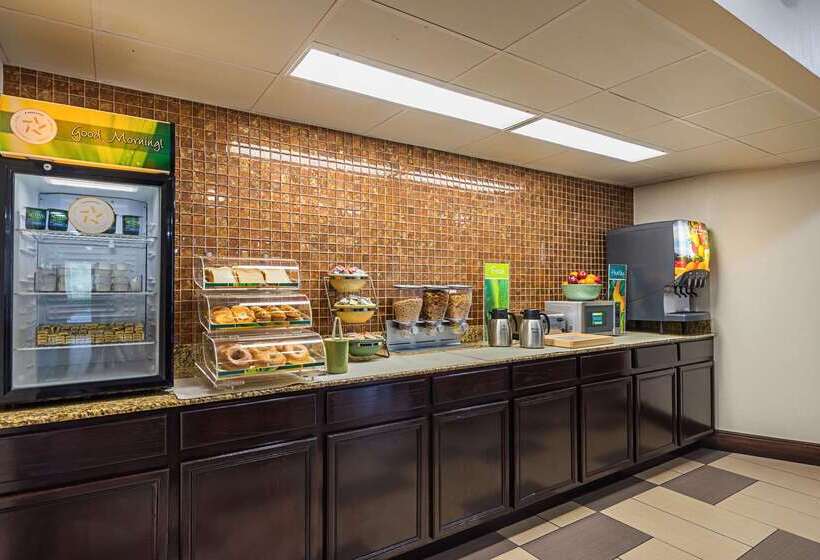 Отель Quality Inn Airport  Southeast