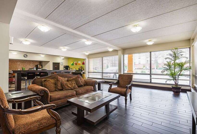 Отель Quality Inn Airport  Southeast