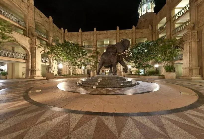 هتل The Palace Of The Lost City At Sun City Resort