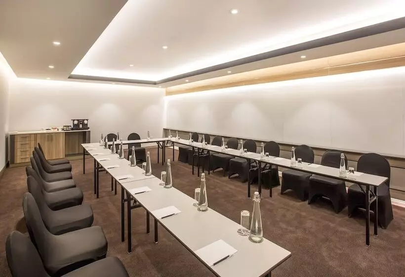 هتل The Palace Of The Lost City At Sun City Resort