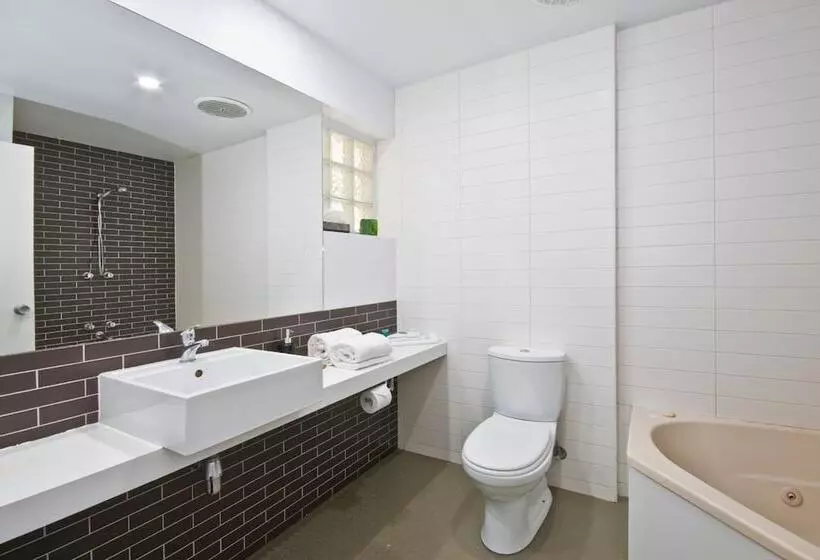 Lorne Bay View Motel