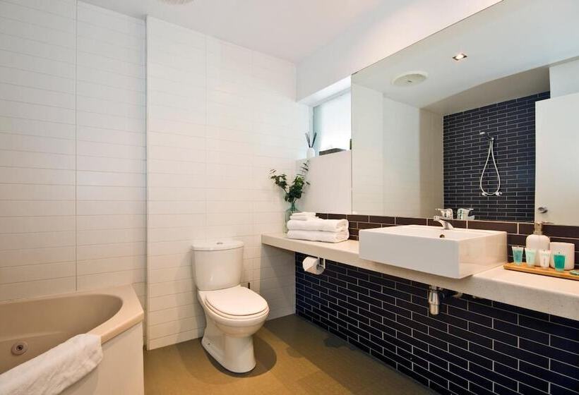 Lorne Bay View Motel