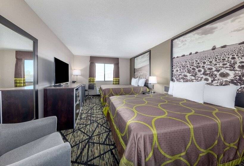 Мотель Super 8 By Wyndham Pratt