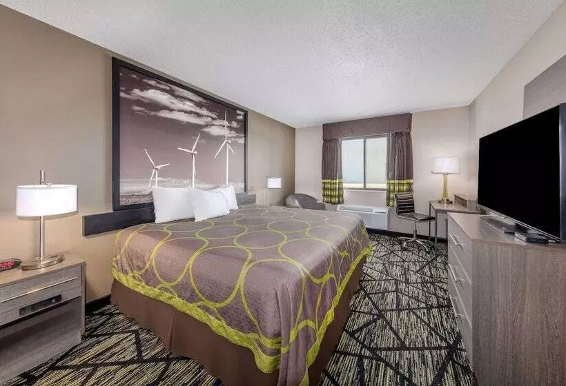 Мотель Super 8 By Wyndham Pratt