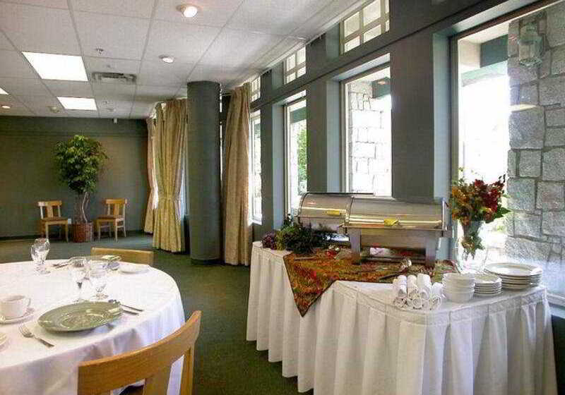 Pinnacle Hotel Whistler