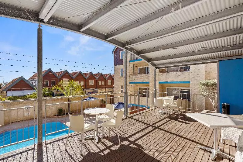 리조트 Nautica Residences Hillarys