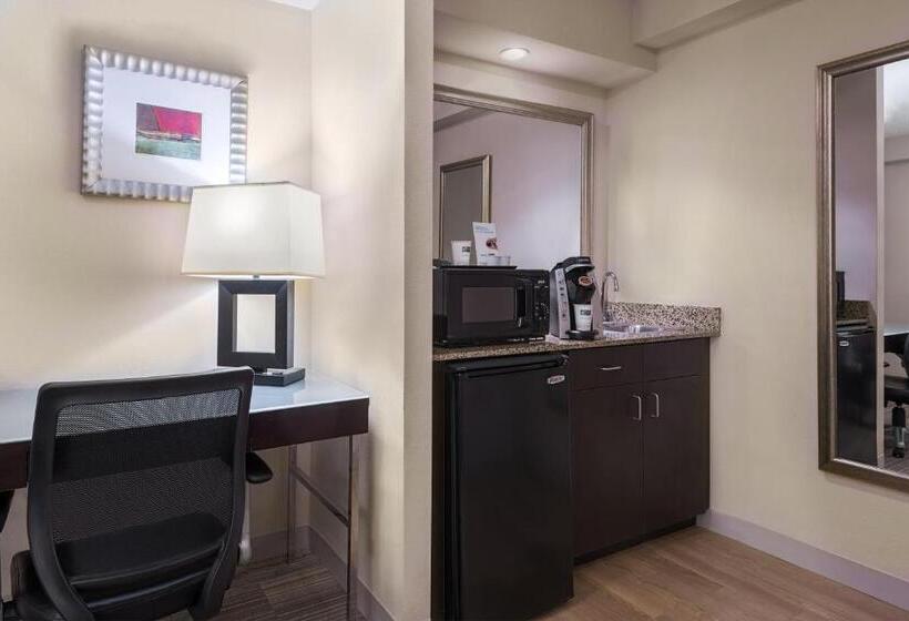 Holiday Inn Express Hotel & Suites Kendall East Miami, An Ihg